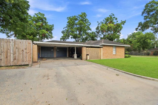 1318 Carolyn Court, Humble, TX 77338