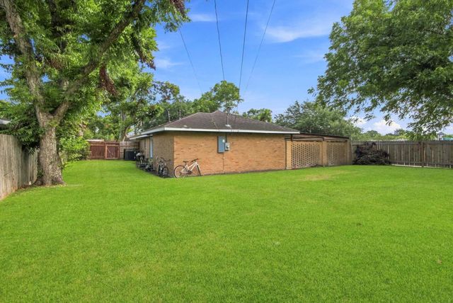 1318 Carolyn Court, Humble, TX 77338