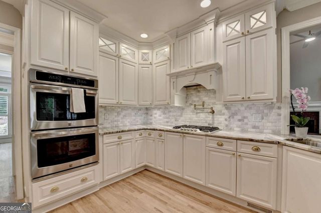 6032 Thunder Woods Trail, Sugar Hill, GA 30518