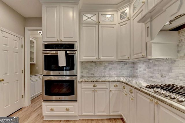 6032 Thunder Woods Trail, Sugar Hill, GA 30518