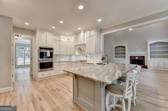 6032 Thunder Woods Trail, Sugar Hill, GA 30518