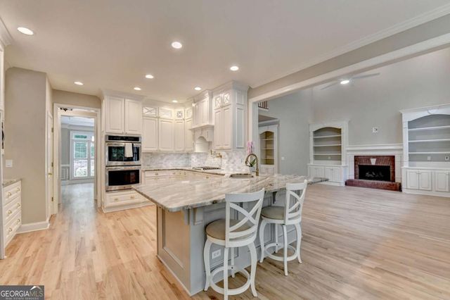 6032 Thunder Woods Trail, Sugar Hill, GA 30518