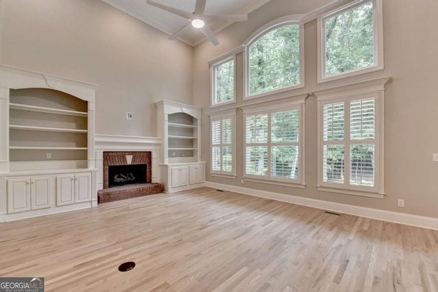 6032 Thunder Woods Trail, Sugar Hill, GA 30518