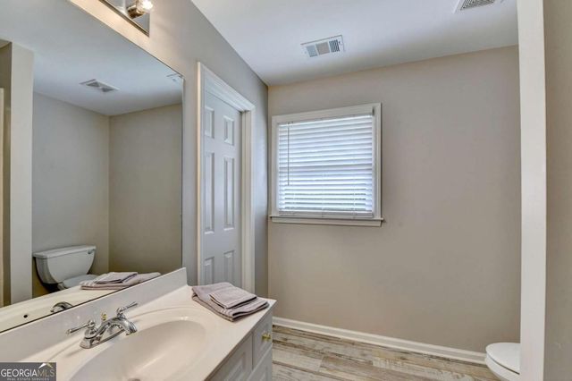 6032 Thunder Woods Trail, Sugar Hill, GA 30518