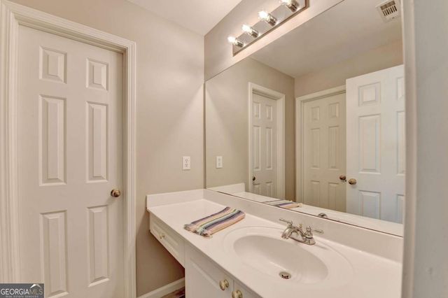 6032 Thunder Woods Trail, Sugar Hill, GA 30518
