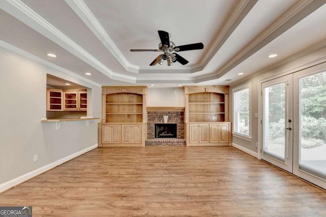 6032 Thunder Woods Trail, Sugar Hill, GA 30518