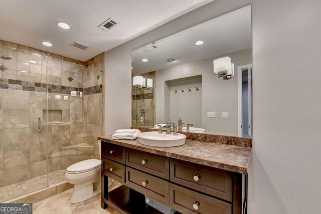 6032 Thunder Woods Trail, Sugar Hill, GA 30518