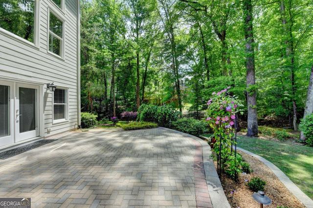 6032 Thunder Woods Trail, Sugar Hill, GA 30518