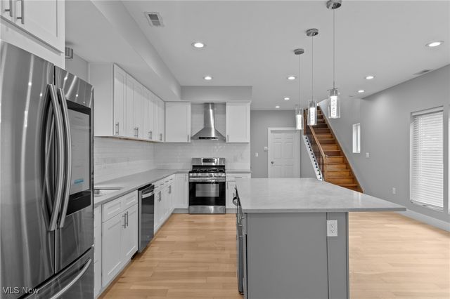 1961 W 47th Street, Cleveland, OH 44102