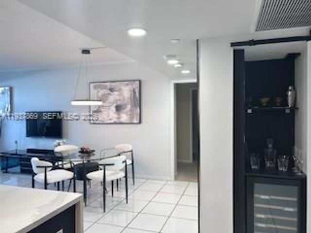 2301 COLLINS AV 1026, Miami Beach, FL 33139