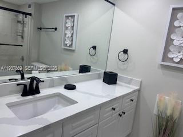 2301 COLLINS AV 1026, Miami Beach, FL 33139