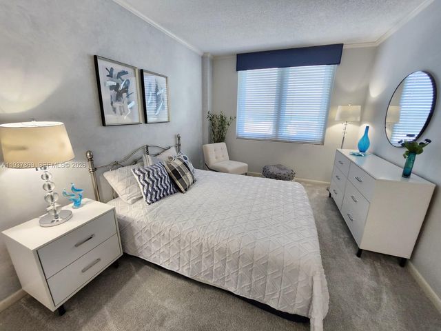 2301 COLLINS AV 1026, Miami Beach, FL 33139