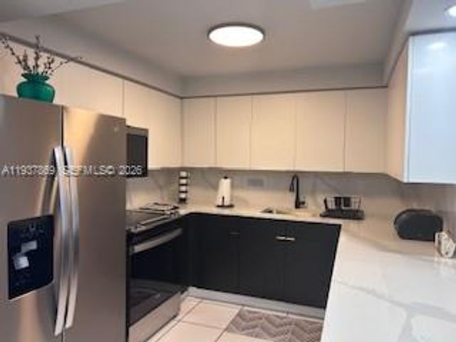 2301 COLLINS AV 1026, Miami Beach, FL 33139