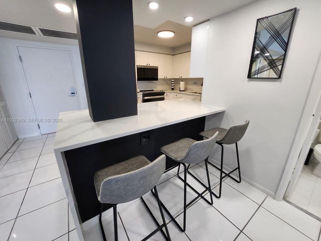 2301 COLLINS AV 1026, Miami Beach, FL 33139