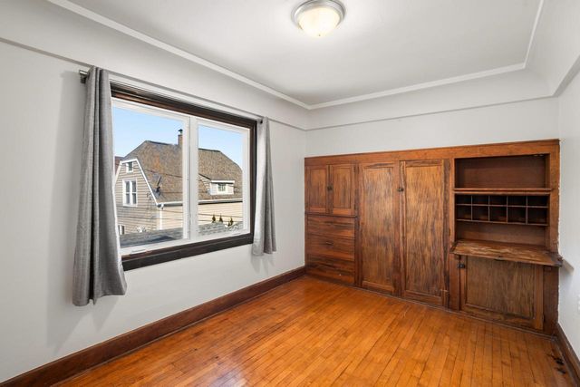 3265 S Swain COURT, Milwaukee, WI 53207