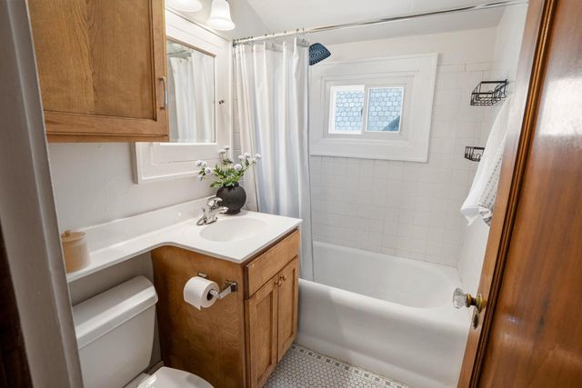 3265 S Swain COURT, Milwaukee, WI 53207