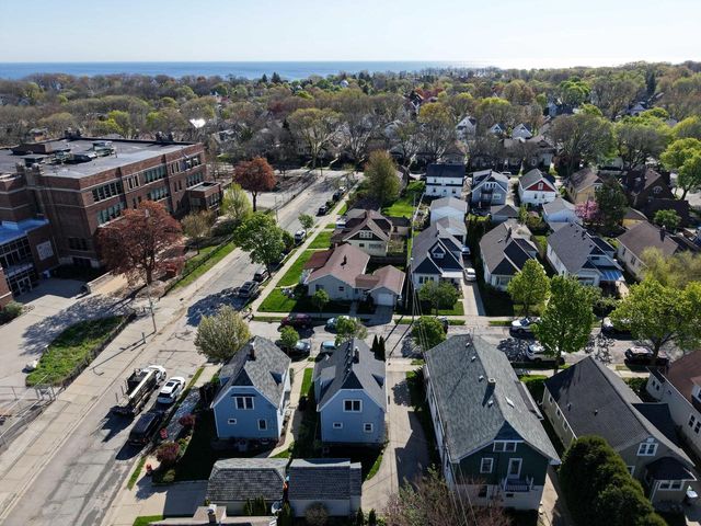 3265 S Swain COURT, Milwaukee, WI 53207