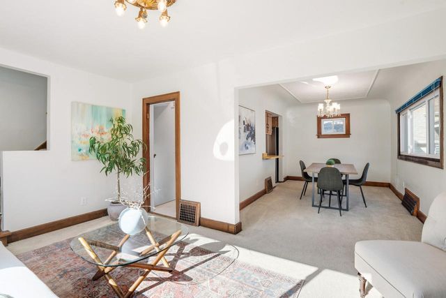 3265 S Swain COURT, Milwaukee, WI 53207
