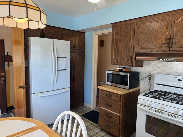 700 N Garfield Street, Harvard, IL 60033