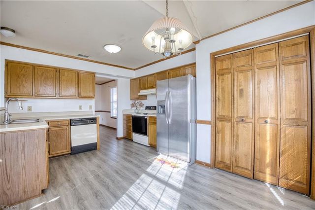 1912 Tiger Eye CT, Virginia Beach, VA 23456