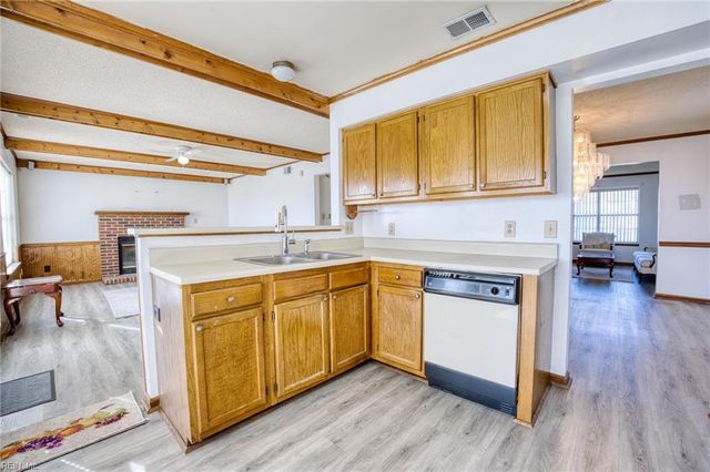 1912 Tiger Eye CT, Virginia Beach, VA 23456