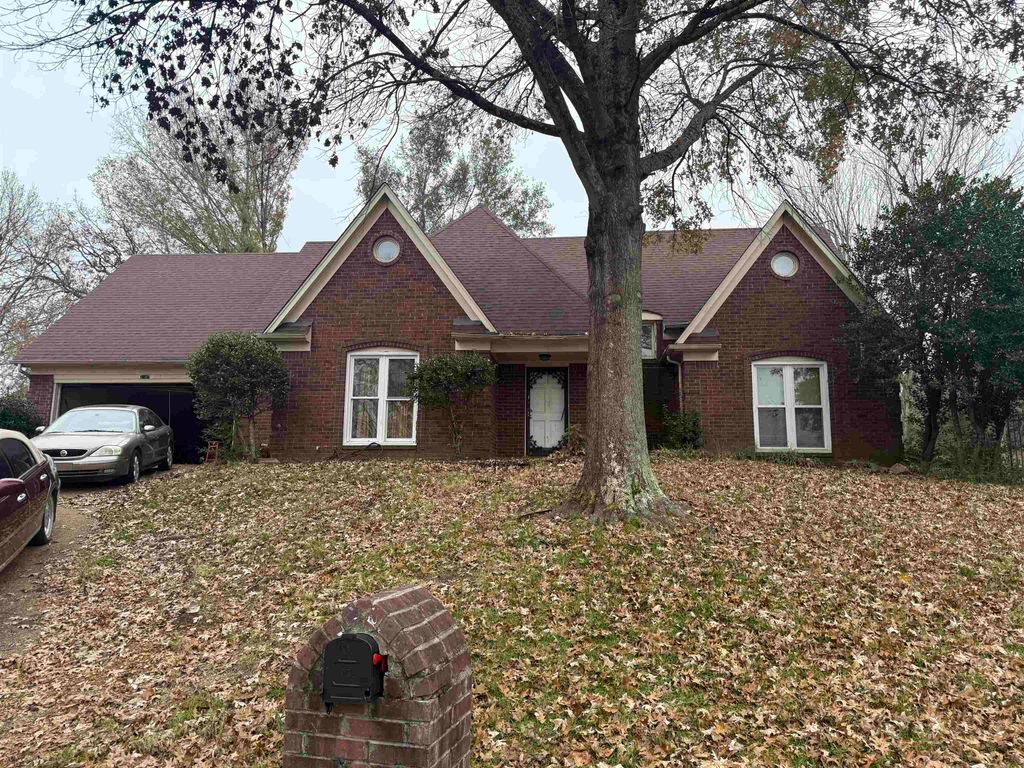 2647 CROSS VINE DR S, Memphis, TN 38016
