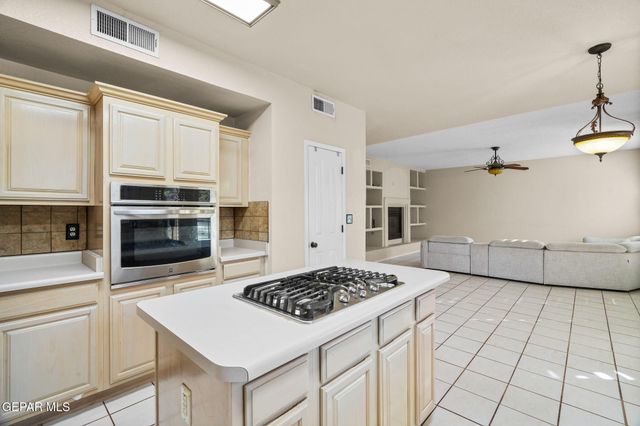 2013 SHADOW RIDGE Drive, El Paso, TX 79938