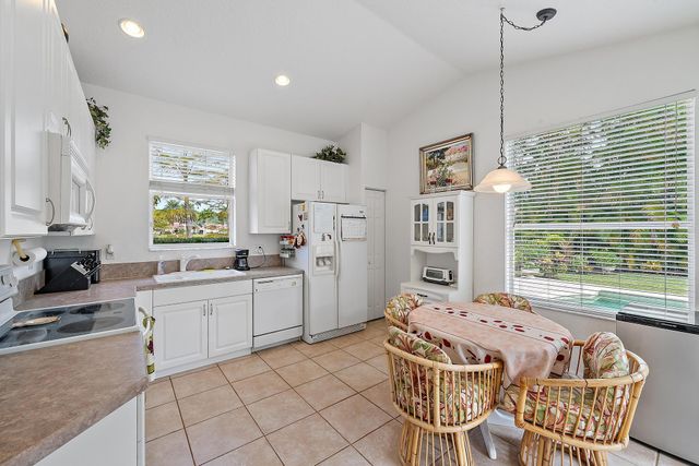 6784 SE Twin Oaks Circle, Stuart, FL 34997