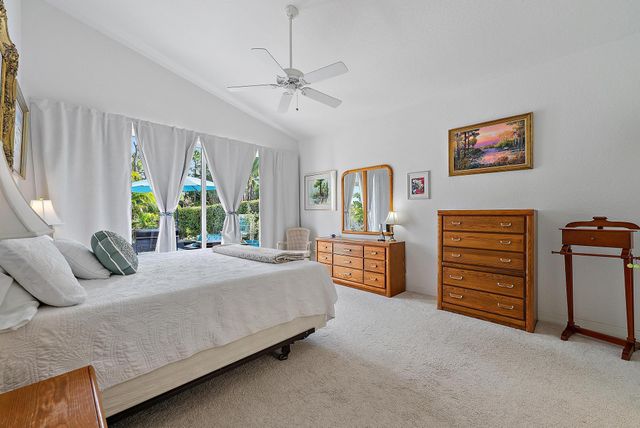 6784 SE Twin Oaks Circle, Stuart, FL 34997