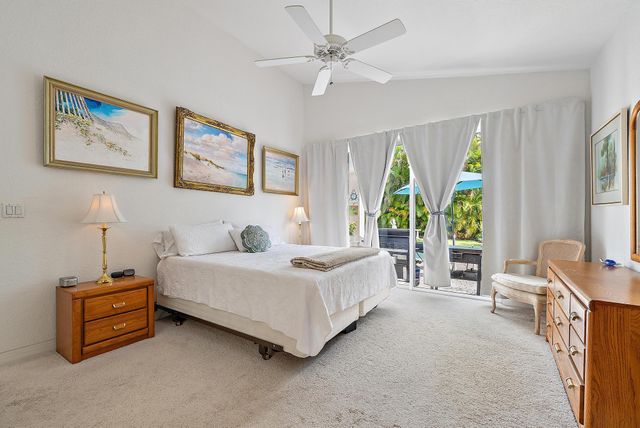 6784 SE Twin Oaks Circle, Stuart, FL 34997