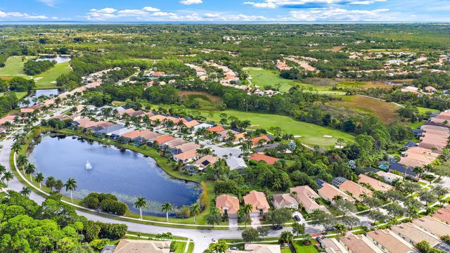 6784 SE Twin Oaks Circle, Stuart, FL 34997