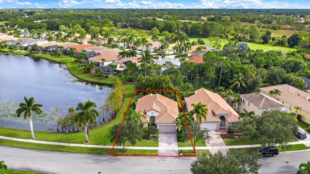 6784 SE Twin Oaks Circle, Stuart, FL 34997