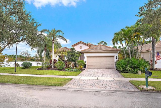 6784 SE Twin Oaks Circle, Stuart, FL 34997