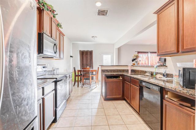 9411 Opal Gates Drive, Rosharon, TX 77583