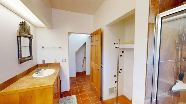 7 Monte Enebro, Santa Fe, NM 87506