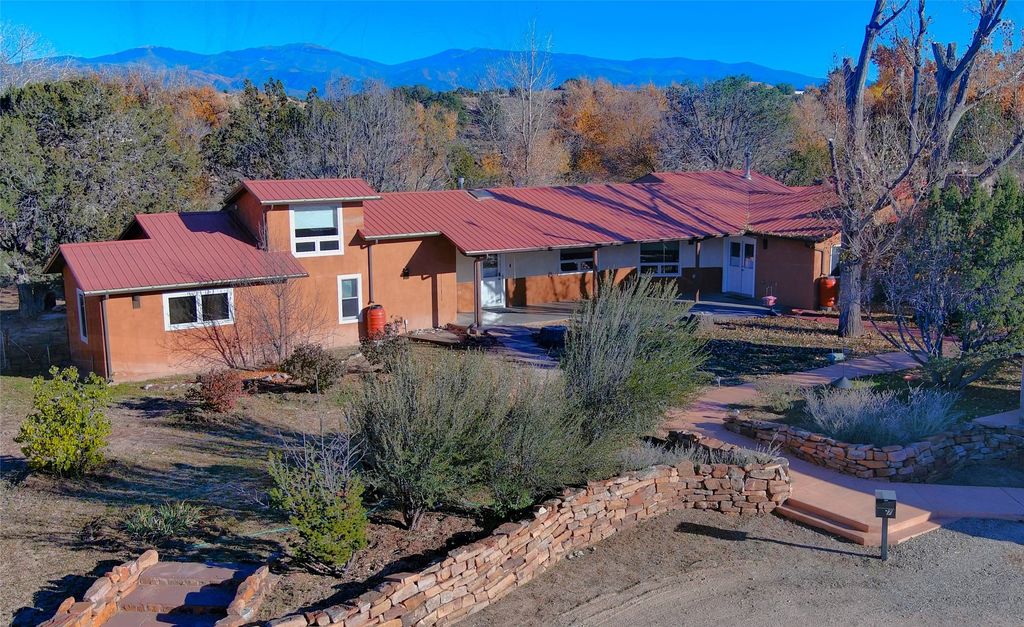 7 Monte Enebro, Santa Fe, NM 87506