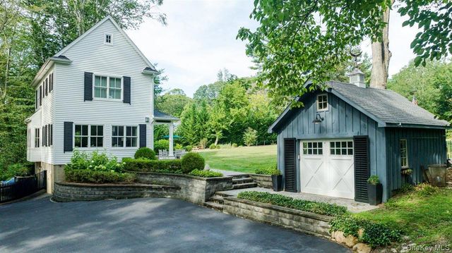 69 Southdown Road, Huntington, NY 11743