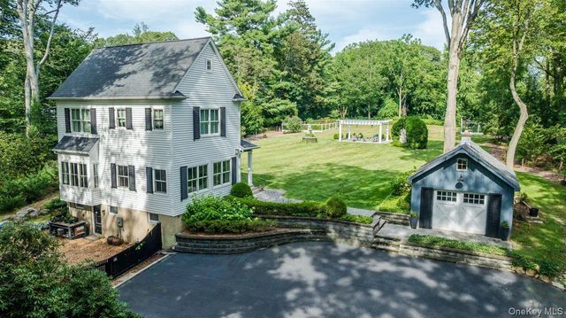 69 Southdown Road, Huntington, NY 11743