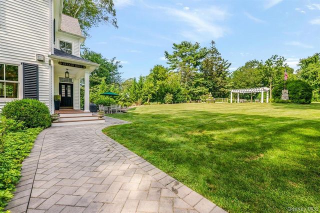 69 Southdown Road, Huntington, NY 11743