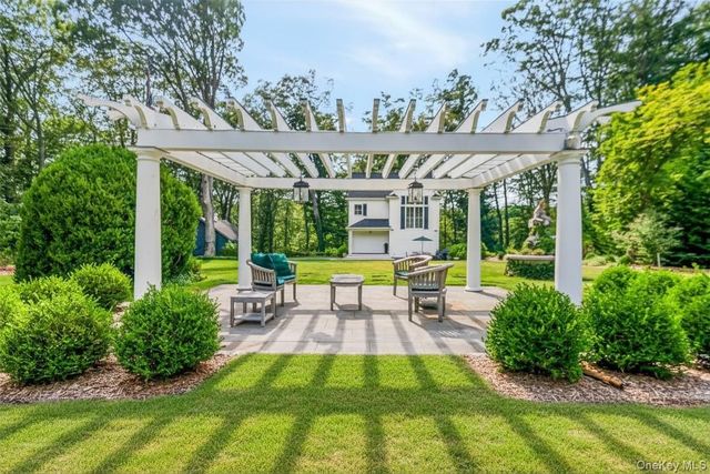 69 Southdown Road, Huntington, NY 11743