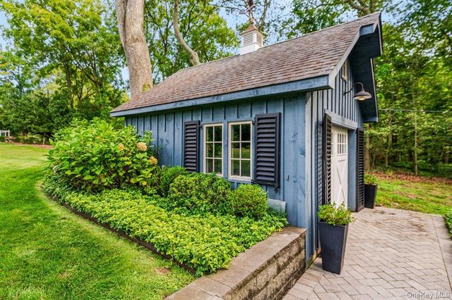 69 Southdown Road, Huntington, NY 11743