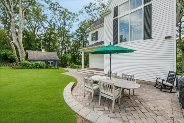 69 Southdown Road, Huntington, NY 11743