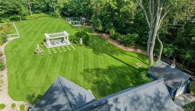 69 Southdown Road, Huntington, NY 11743