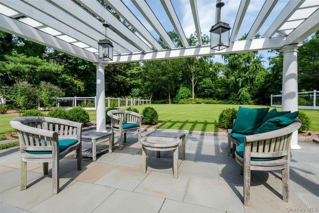 69 Southdown Road, Huntington, NY 11743