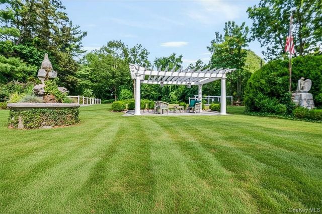 69 Southdown Road, Huntington, NY 11743