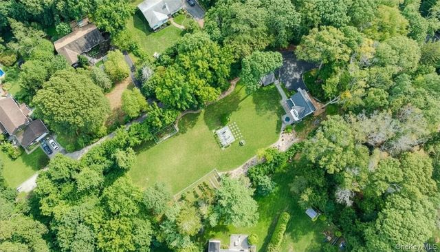 69 Southdown Road, Huntington, NY 11743