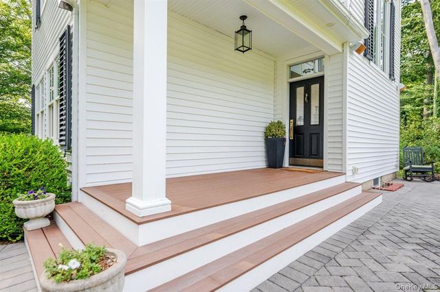 69 Southdown Road, Huntington, NY 11743