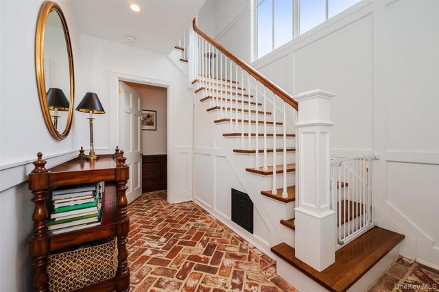 69 Southdown Road, Huntington, NY 11743