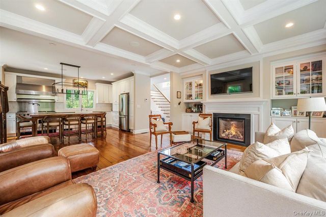 69 Southdown Road, Huntington, NY 11743