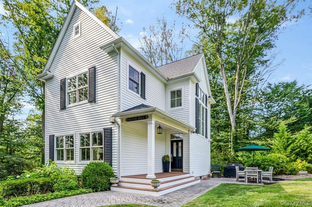 69 Southdown Road, Huntington, NY 11743